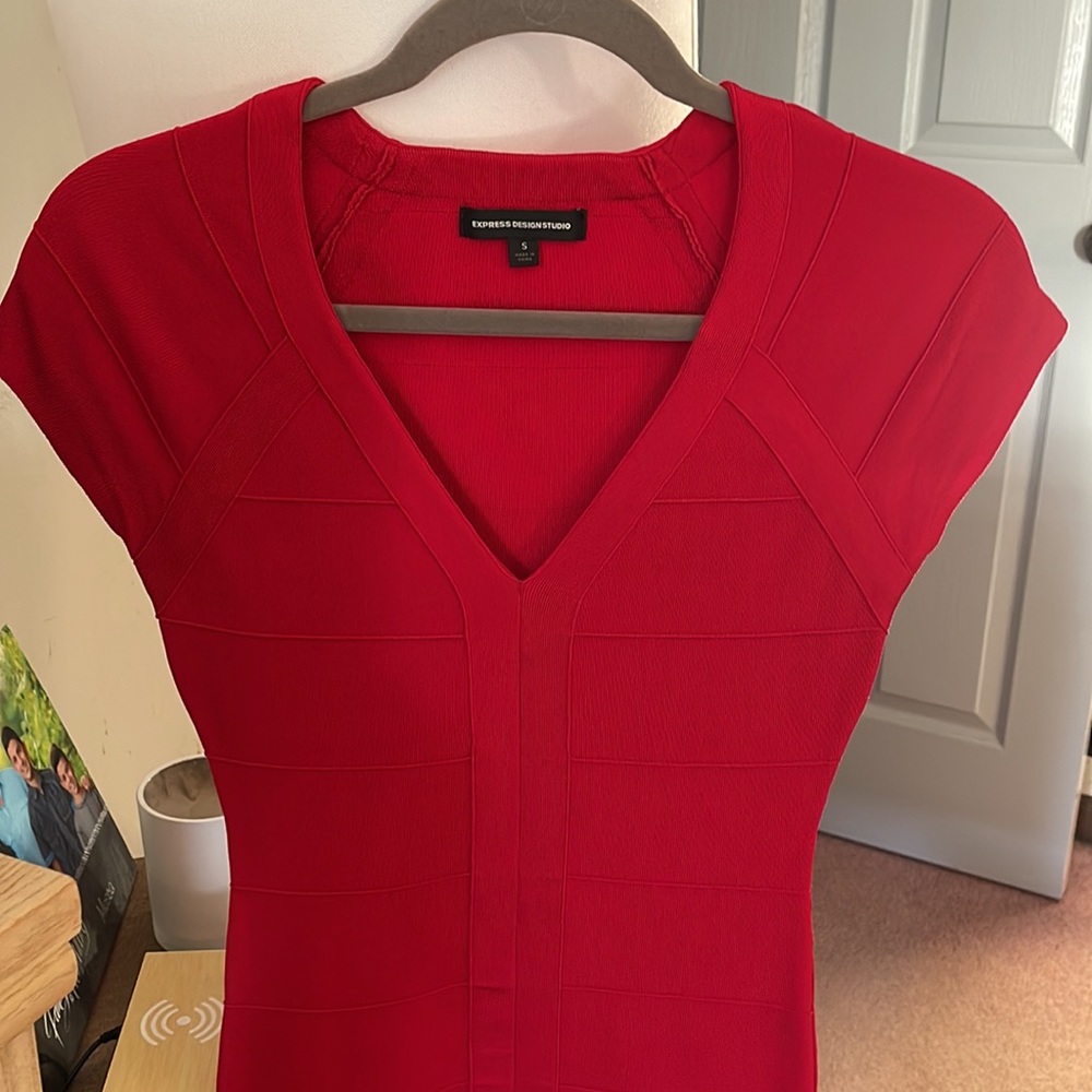 Express fitted dress - Picture 5 of 8